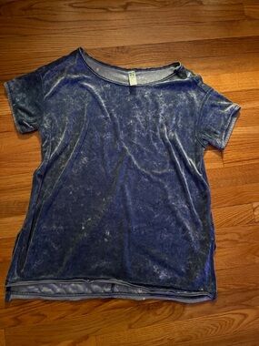 GreenTea Blue Tie-Dye Velvet Tee